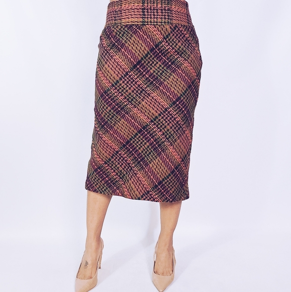 Sandra & Andre Plaid Midi Skirt - Picture 3 of 8